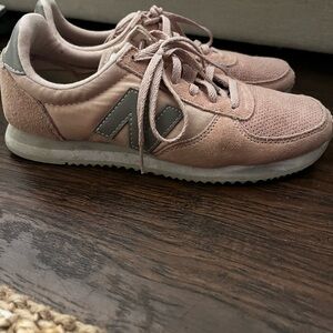 New Balance Women’s Shoe 6.5